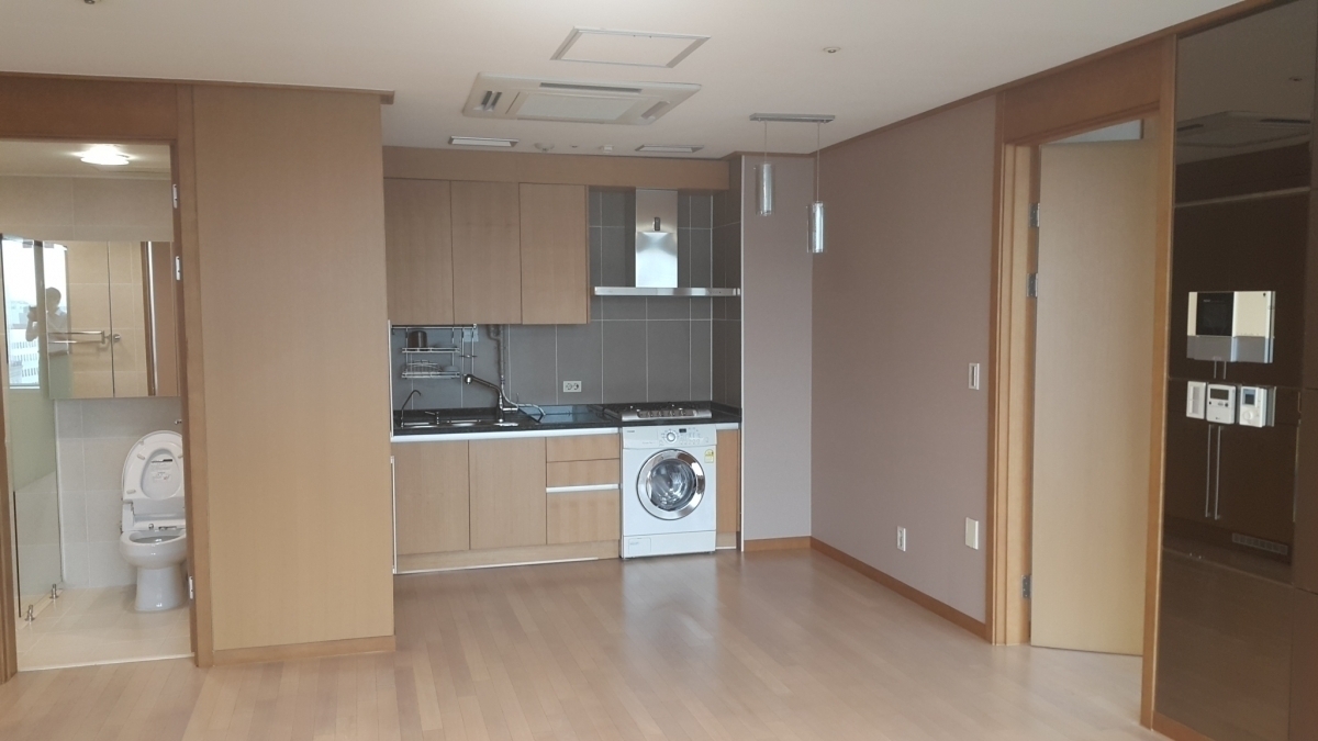 도산대로변 오피스텔 9층 임대