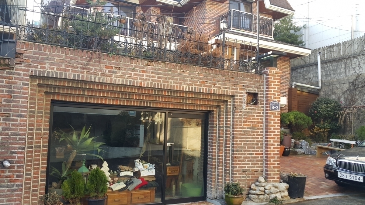 용산구 한남동 대사관길내 지하1층 지상2층 사무실 통임대(공동중개)