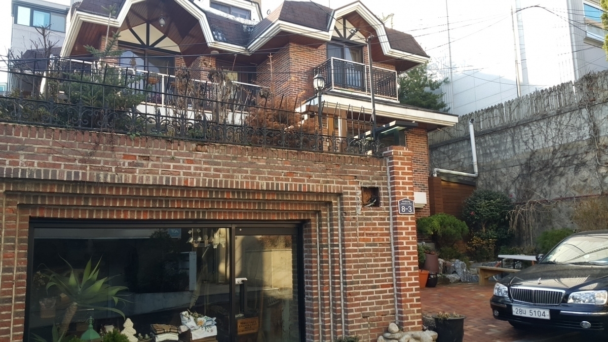 용산구 한남동 대사관길내 지하1층 지상2층 사무실 통임대(공동중개)