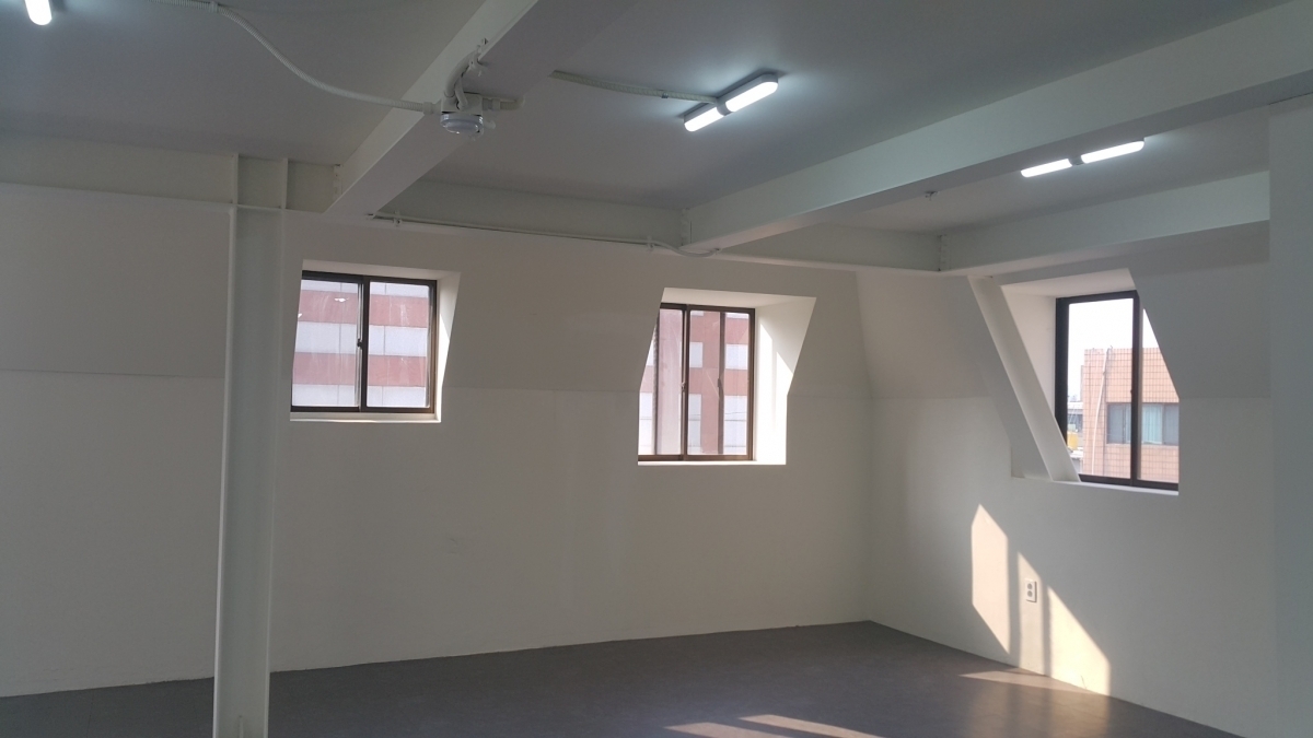 신사동 세로수길 메인 상권 5층 사무실 임대