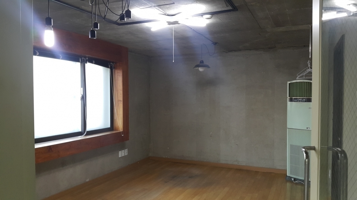 신사동 세로수길 메인 상권 6층 사무실 임대